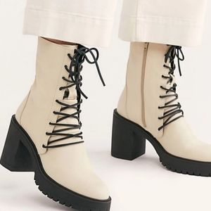 🌼SOLD! Free People Dylan Lace-Up Leather Combat Boots. 8/38. Off-White